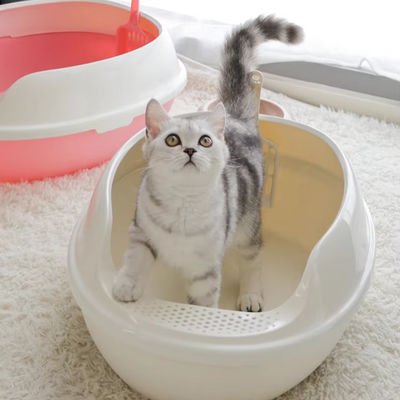 Facile à nettoyer Boîte à litière pour chat semi-fermé avec conception de séparation en trois couches