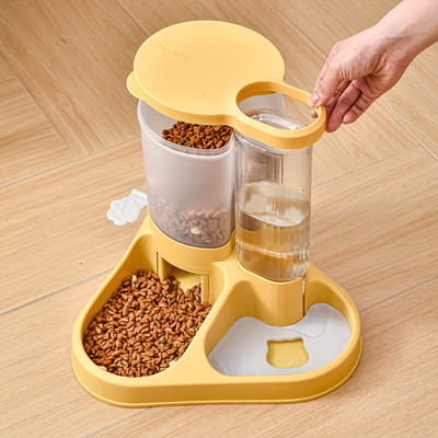 Réglage automatique de l'alimentation des chiens et des chats et du distributeur d'eau