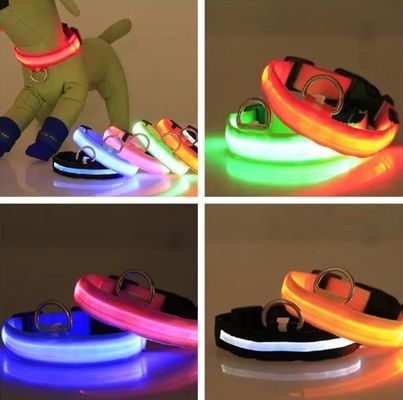 Service OEM/ODM fourni Collier LED imperméable à l'eau personnalisé pour chien lumineux réfléchissant