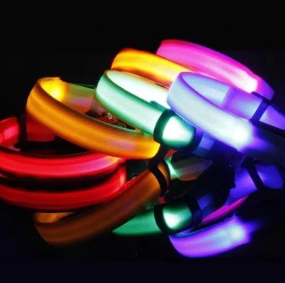Collier en nylon réfléchissant personnalisé avec ajustement et décoration en fourrure