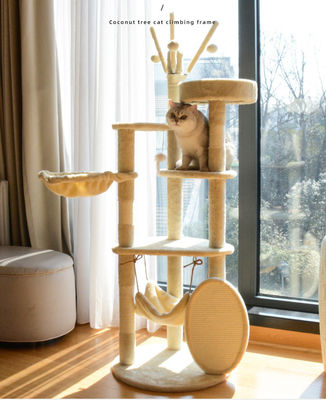 En bois avantageux, le chat moderne Sisal Scratcher est équipé d'un cadre d'escalade à plusieurs niveaux et d'un hamac.