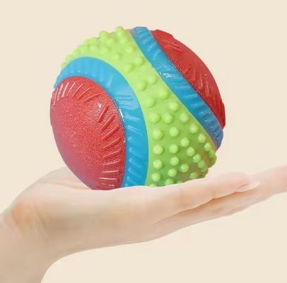 Jouet à bille de chien moyen avec du caoutchouc en latex doux