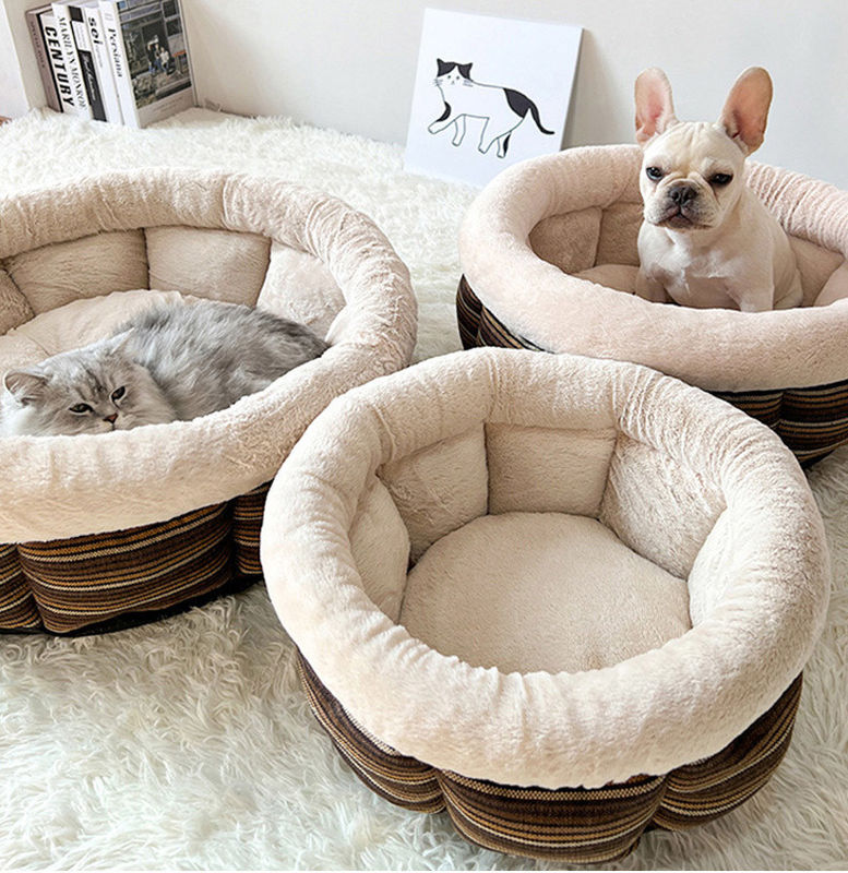 Lit intérieur lavable pour animaux de compagnie pour petits chiens et chatons Conceptions ODM Fonction Calme Confortable