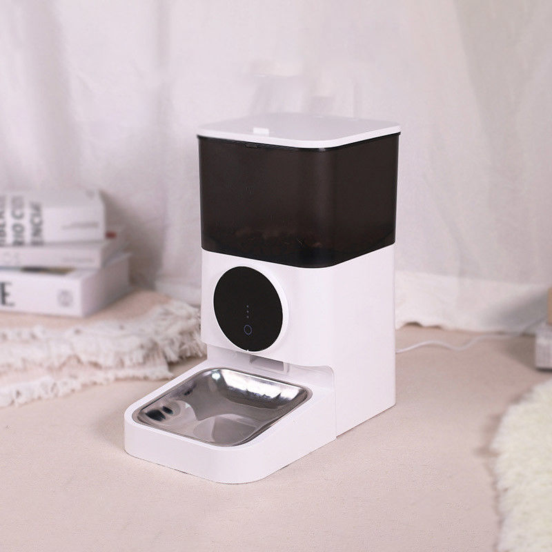 Matériau ABS blanc 4L distributeur de nourriture pour chat avec couvercle verrouillé et contrôle de l'alimentation pour animaux de compagnie chronométrée
